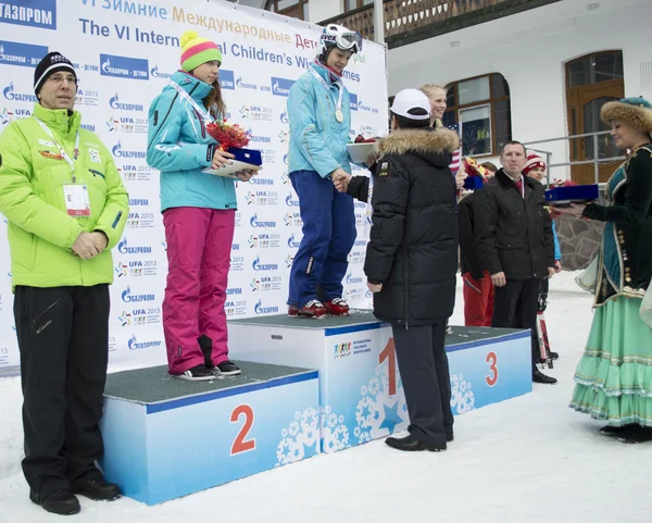 Winners of VI international childrens winter games from UFA — Stock Photo, Image