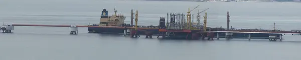 Sanayi deniz manzara