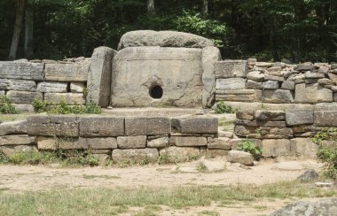 megalit bina
