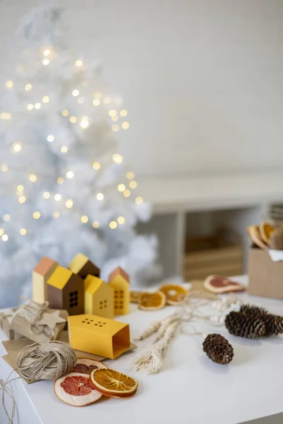 Processo Árvore Natal Diy Decorações Natal Madeira Papel Reciclado Sustentável — Fotografia de Stock