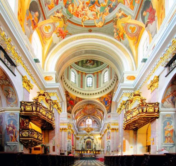 Insidan av katedralen saint nicholas i ljubljana - Slovenien — Stockfoto