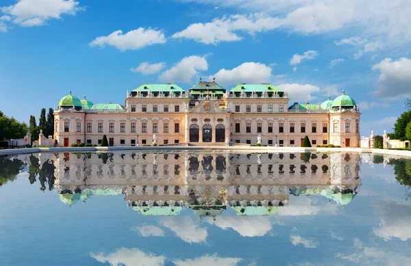 丽城宫在维也纳-奥地利 — 图库照片