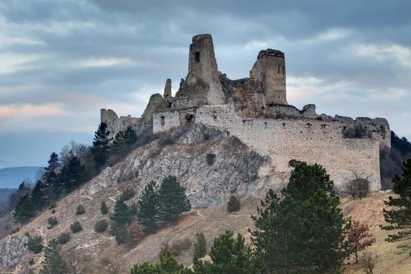 Le rovine del castello Cachtice — Foto Stock