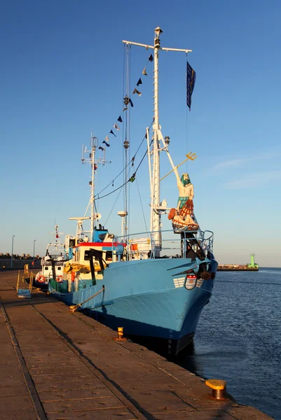 Historisches Fischerboot im Hafen — Stockfoto