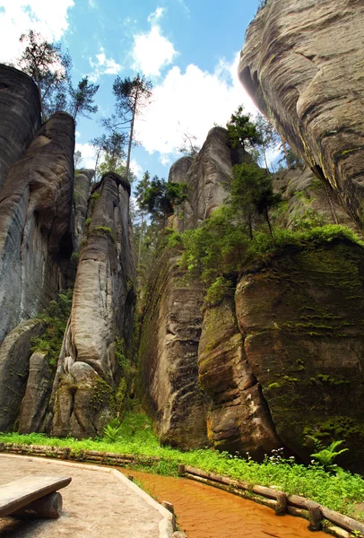 Roccia nel parco nazionale di Adrspach — Foto Stock