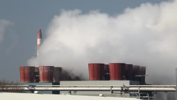 Fabriek rook stapel — Stockvideo