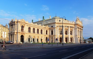 Viyana'daki Avusturya Milli Tiyatrosu Burgtheater olduğunu