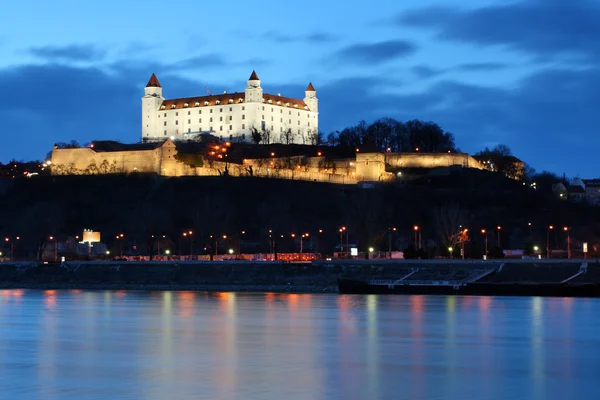 Bratislava på twilght — Stockfoto