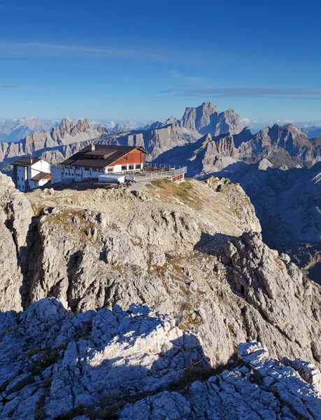 Yaz - lagazuoi, dolomites, İtalya ' en iyi dağ — Stok fotoğraf