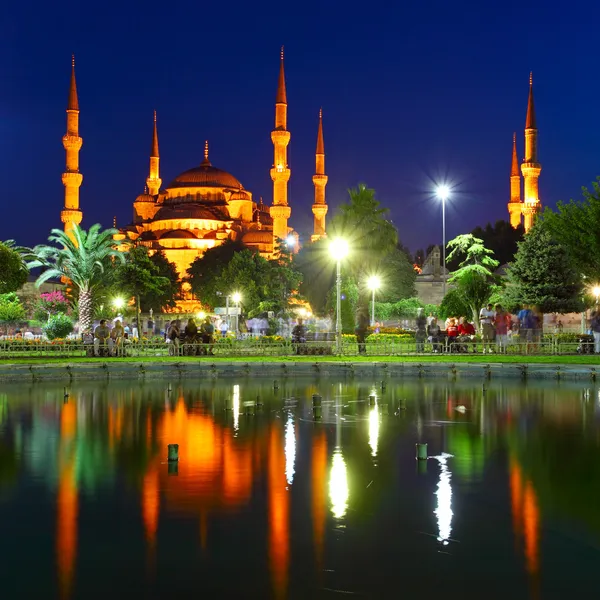 Blauwe moskee met reflection - istanbul — Stockfoto