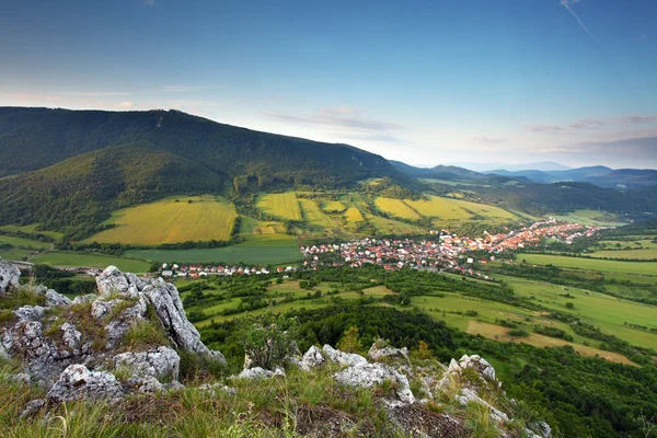 スロバキア田舎 - 夏の山のパノラマ — ストック写真