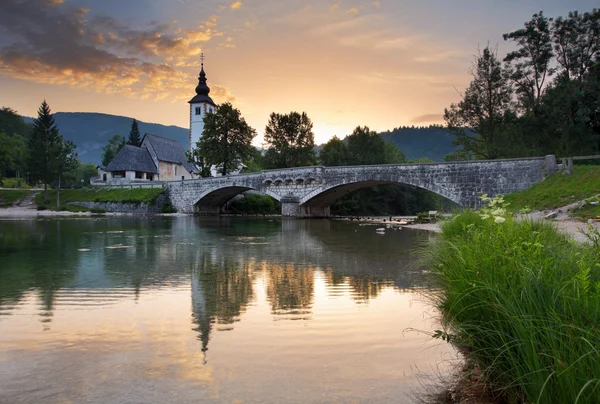 Ribicev laz, bohinj Gölü üzerinde turistik Köyü — Stok fotoğraf