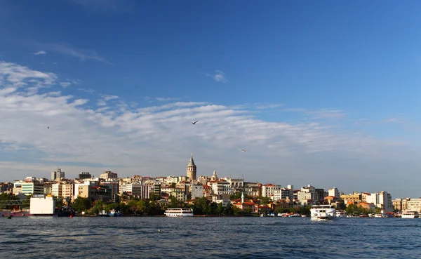 Bósforo e Torre de Galata, Istambul, Turquia — Fotografia de Stock
