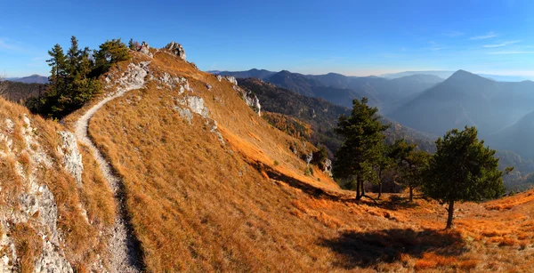 Baixa Tatras ao pôr-do-sol - Eslováquia montanha . — Fotografia de Stock