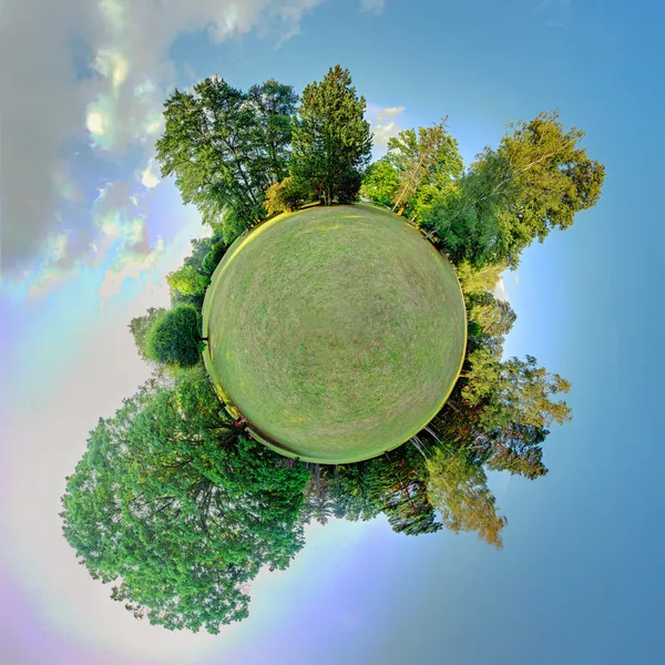 Petite planète - Globe à l'heure d "été - panorama à 360 degrés — Photo