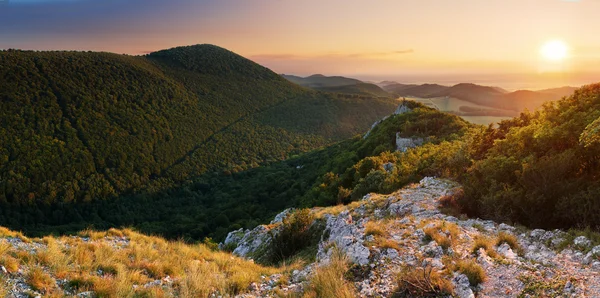 Slovakya - küçük Karpat dağ panorama — Stok fotoğraf