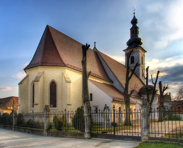 Kirche in der slowakischen Stadt Pezinok. — Stockfoto