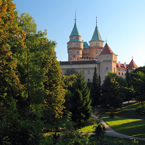 Bojnice castelo e parque - Eslováquia — Fotografia de Stock