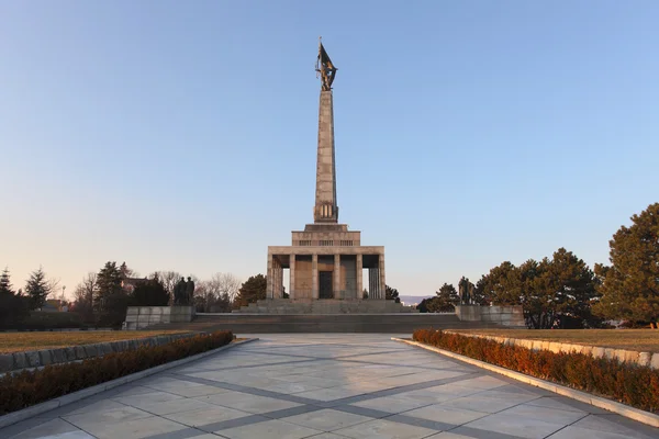 Monument and cemetery for Soviet Army soldiers — Stock Photo, Image