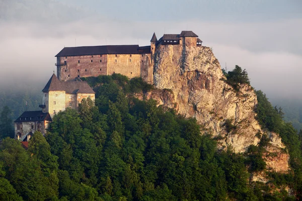 Belo castelo da Eslováquia — Fotografia de Stock