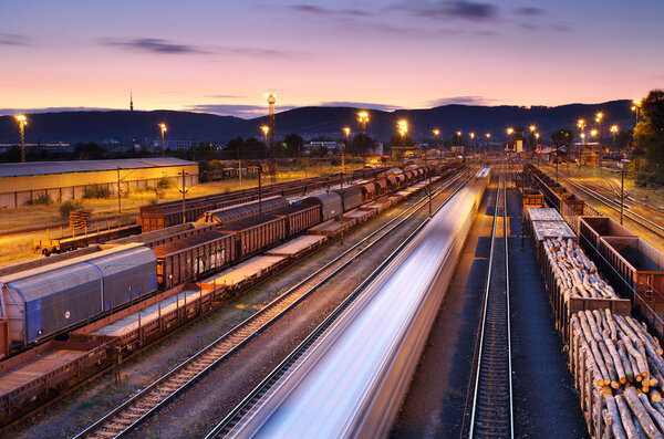 Железнодорожный транспорт
