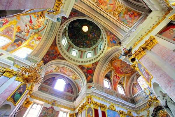 Interiér katedrály sv. Mikuláše v Lublani - Slovinsko — Stock fotografie