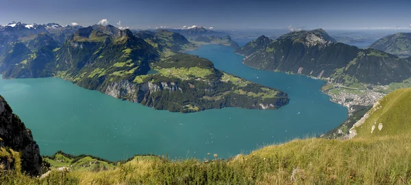 Vierwaldstattersee - スイス連邦共和国で美しい湖 — ストック写真