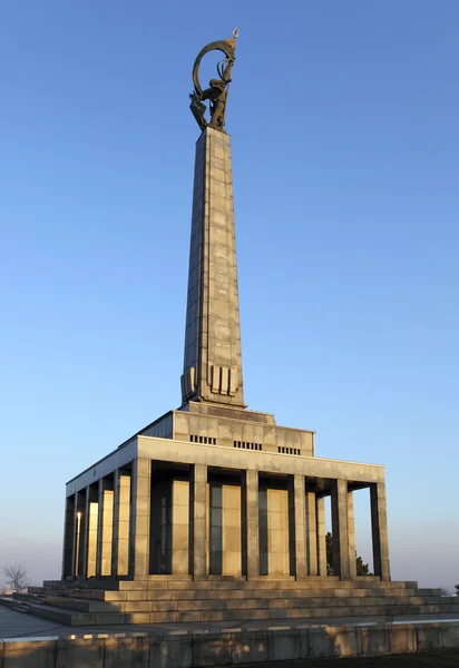 Monumento conmemorativo y cementerio para soldados del Ejército Soviético —  Fotos de Stock