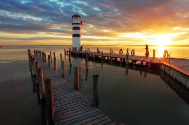 parlak güzel deniz günbatımı panorama lighhouse yukarıda