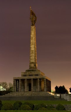 Kızıl Ordu asker ve askeri Mezarlığı'nda br Slavin anıt