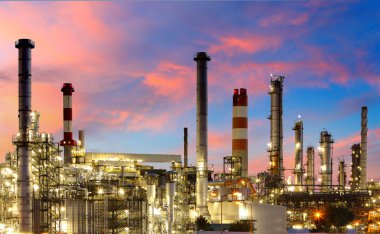 Petrol ve gaz rafineri alacakaranlıkta - Petrokimya fabrikası