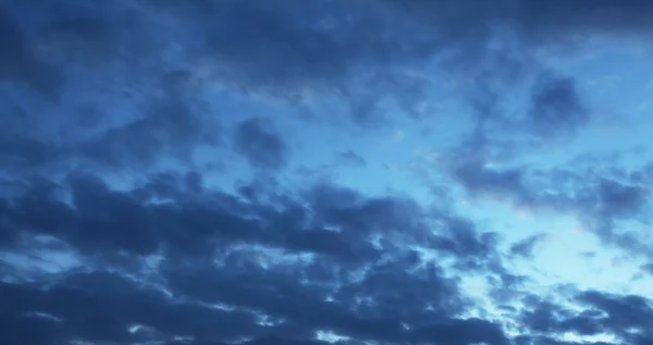 Cielo azul con nubes —  Fotos de Stock