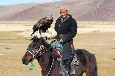 Moğolistan - 25 Temmuz: geleneksel olarak üst düzey Moğol Süvari
