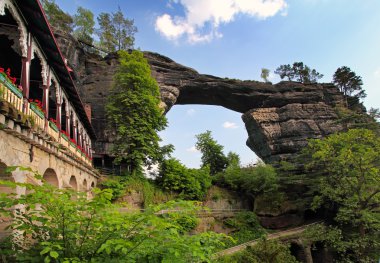 Avrupa 'nın en büyük doğal kapısı olan Pravcicka brana manzarası.
