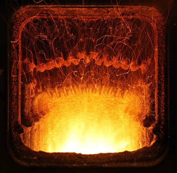 Fuego en el horno . —  Fotos de Stock