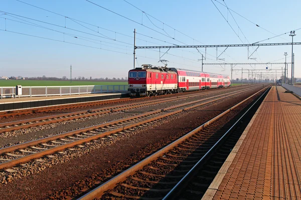 yolcu treni istasyonu tren ile