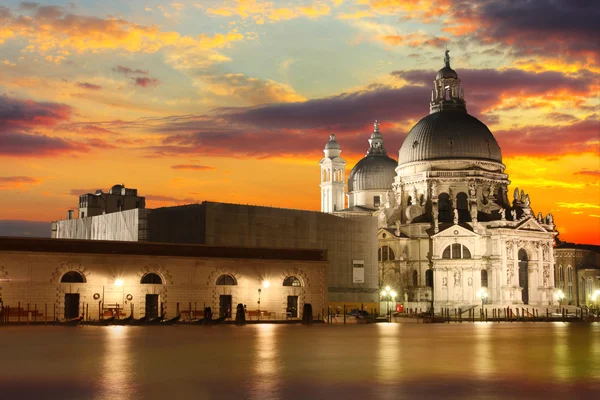 The Basilica di Santa Maria della Salute - Венеция — стоковое фото