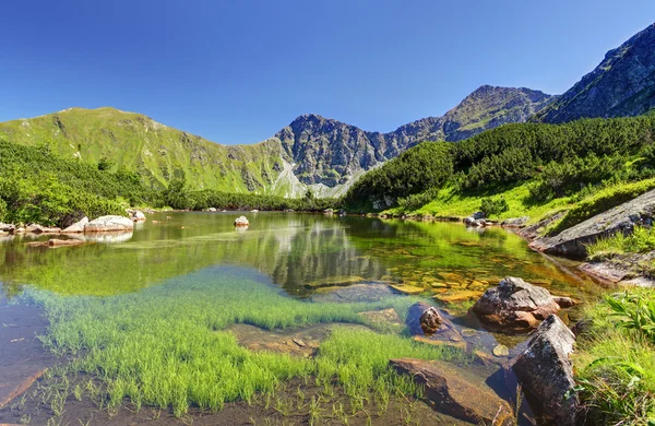 Eslováquia lago de montanha - Rohacske plesa, West Tatras — Fotografia de Stock