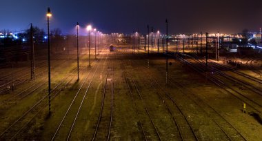 tarihi tren istasyonunda gece