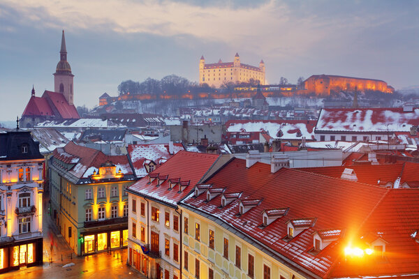 Братиславская панорама - Словакия - город Восточной Европы
