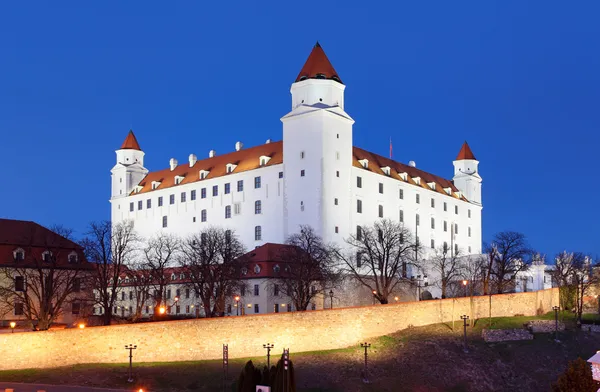 Bratislavský hrad z parlamentu — Stock fotografie