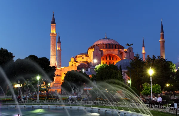 Hagia Sofia avec réflexion - Isntanbul, Turquie — Photo