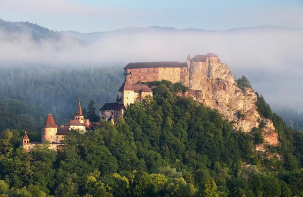 Sunrise güzel Slovakya kalede — Stok fotoğraf