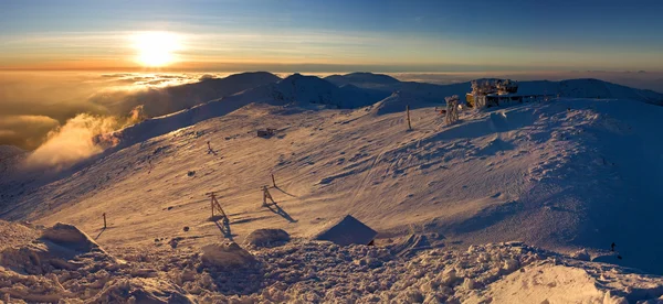 Paesaggio invernale montagna — Foto Stock