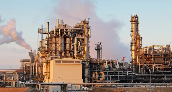 Oil refinery — Stock Photo, Image