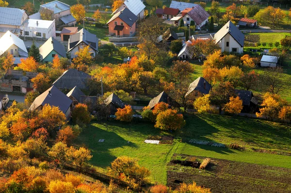 Küçük bir kasaba olarak havadan görünümü — Stok fotoğraf