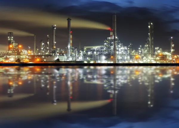 Oil refinery — Stock Photo, Image