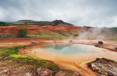geysir. bölgede jeotermal sıcak su