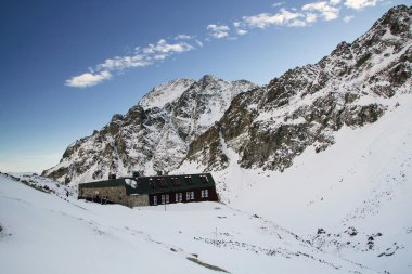 dağ evi