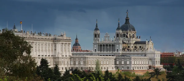 Kungliga slottet i madrid, Spanien Europa — Stockfoto
